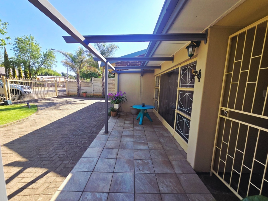 4 Bedroom Property for Sale in Fichardt Park Free State